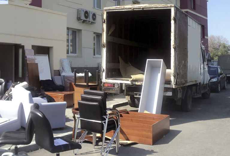 Заказ грузового автомобиля для отправки мебели : Холодильник, Средние коробки из Саратова в Лобню