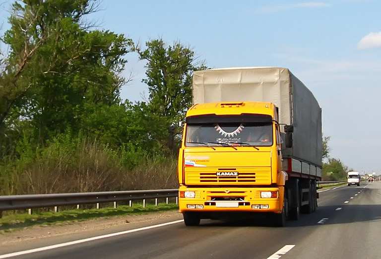 Перевозка перевозки грузовика, другого стоимость из Якутск в Нерюнгри