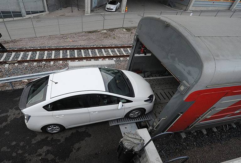 Железнодорожная перевозка машины цена из Владивостока в Тюмень